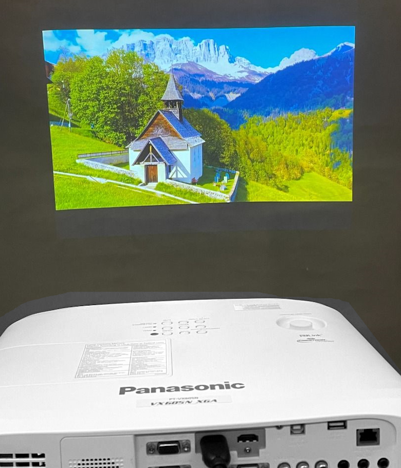 Máy chiếu Panasonic PT-VX605N cũ